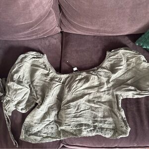 Women's Puff Sleeve Top in Olive green